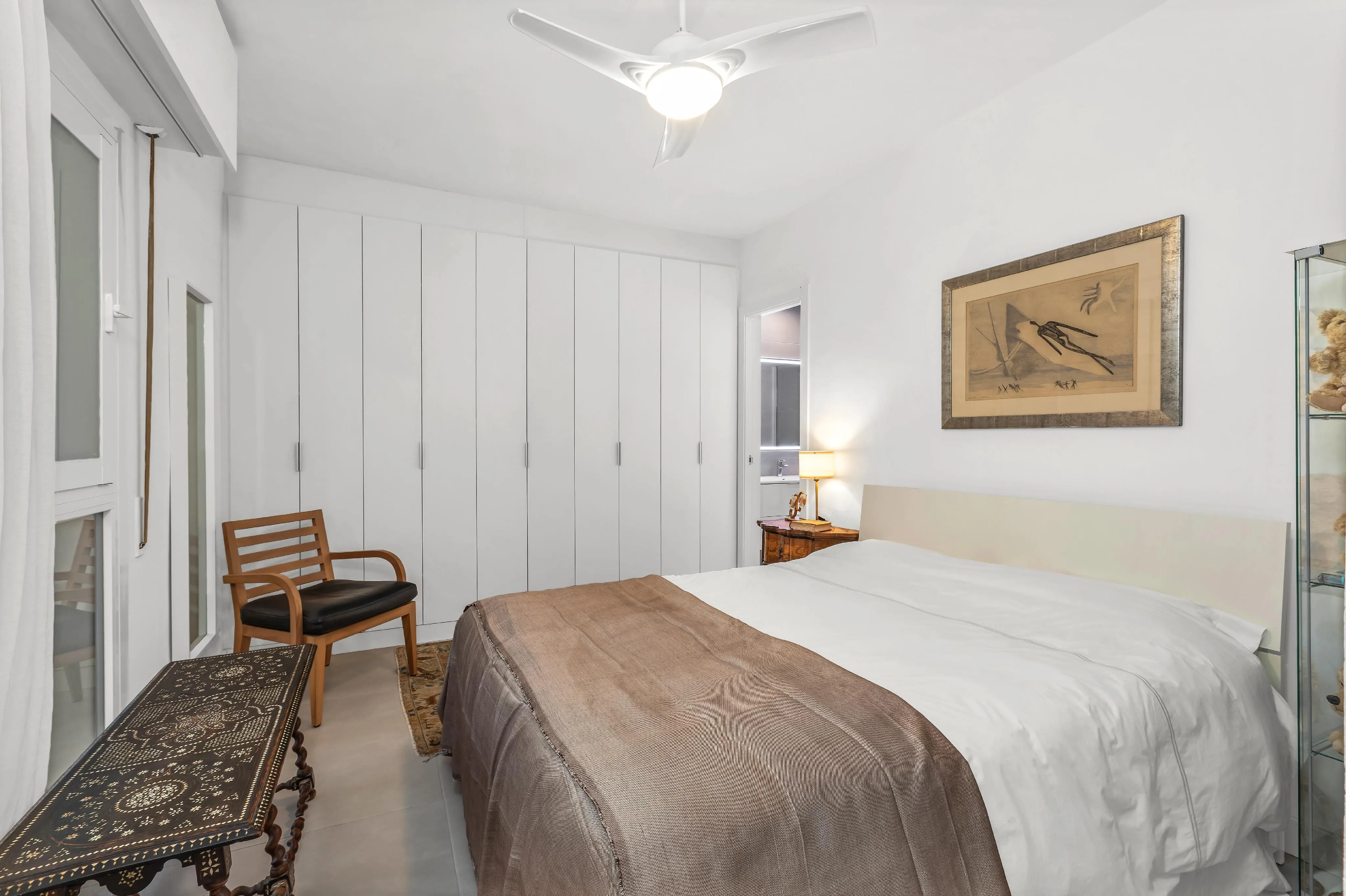 Appartement spacieux et lumineux avec une excellente vue sur le front de mer-11