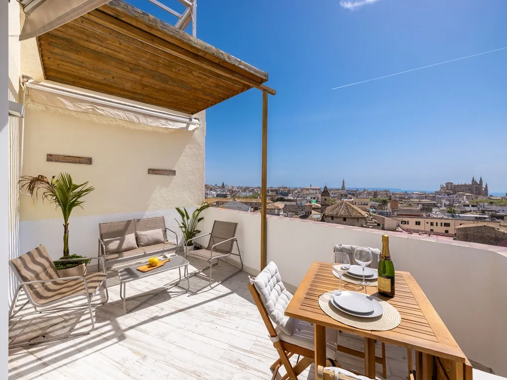 Àtic assolellat amb ascensor, pàrking, terrassa i vistes espectaculars prop de les Rambles-4