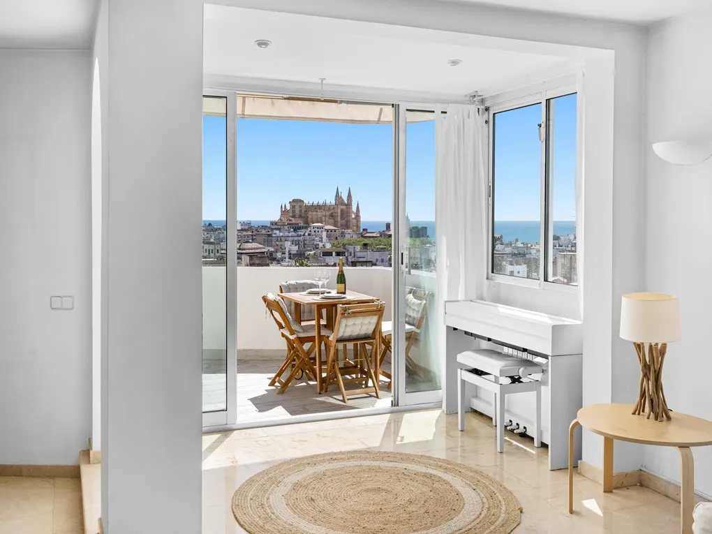 Àtic assolellat amb ascensor, pàrking, terrassa i vistes espectaculars prop de les Rambles-2