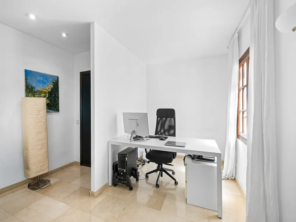 Àtic assolellat amb ascensor, pàrking, terrassa i vistes espectaculars prop de les Rambles-8