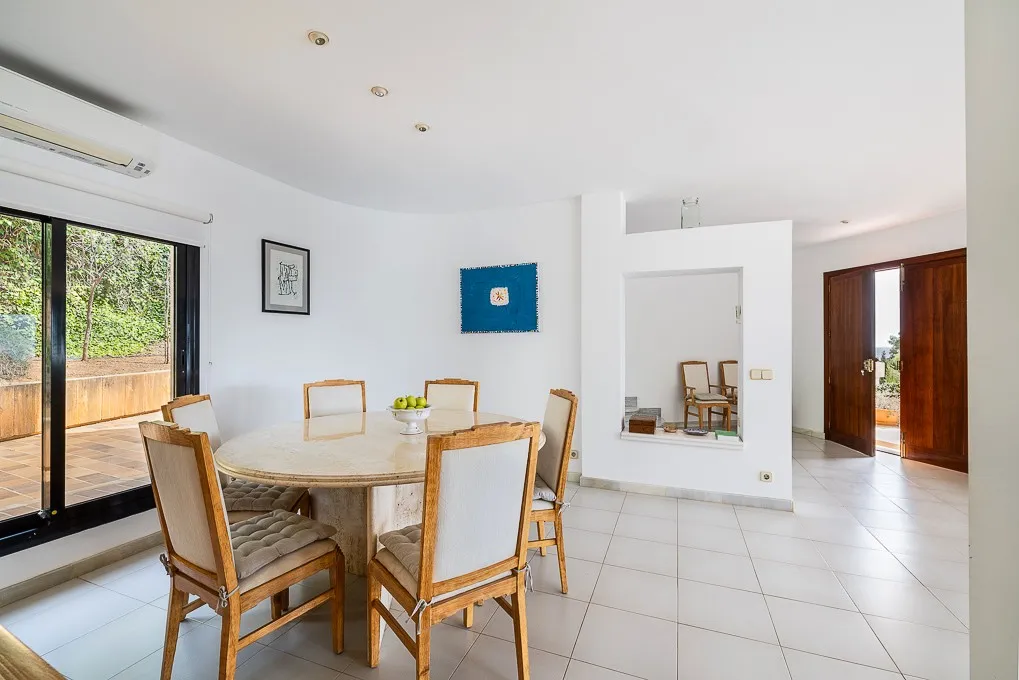 Chalet con vistas al mar y licencia ETV-6