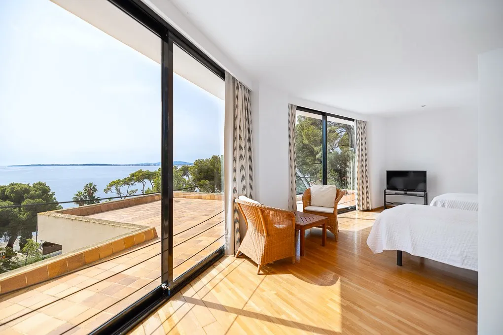 Chalet con vistas al mar y licencia ETV-8