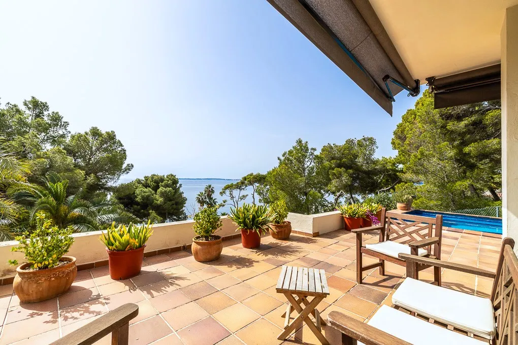 Chalet con vistas al mar y licencia ETV-5