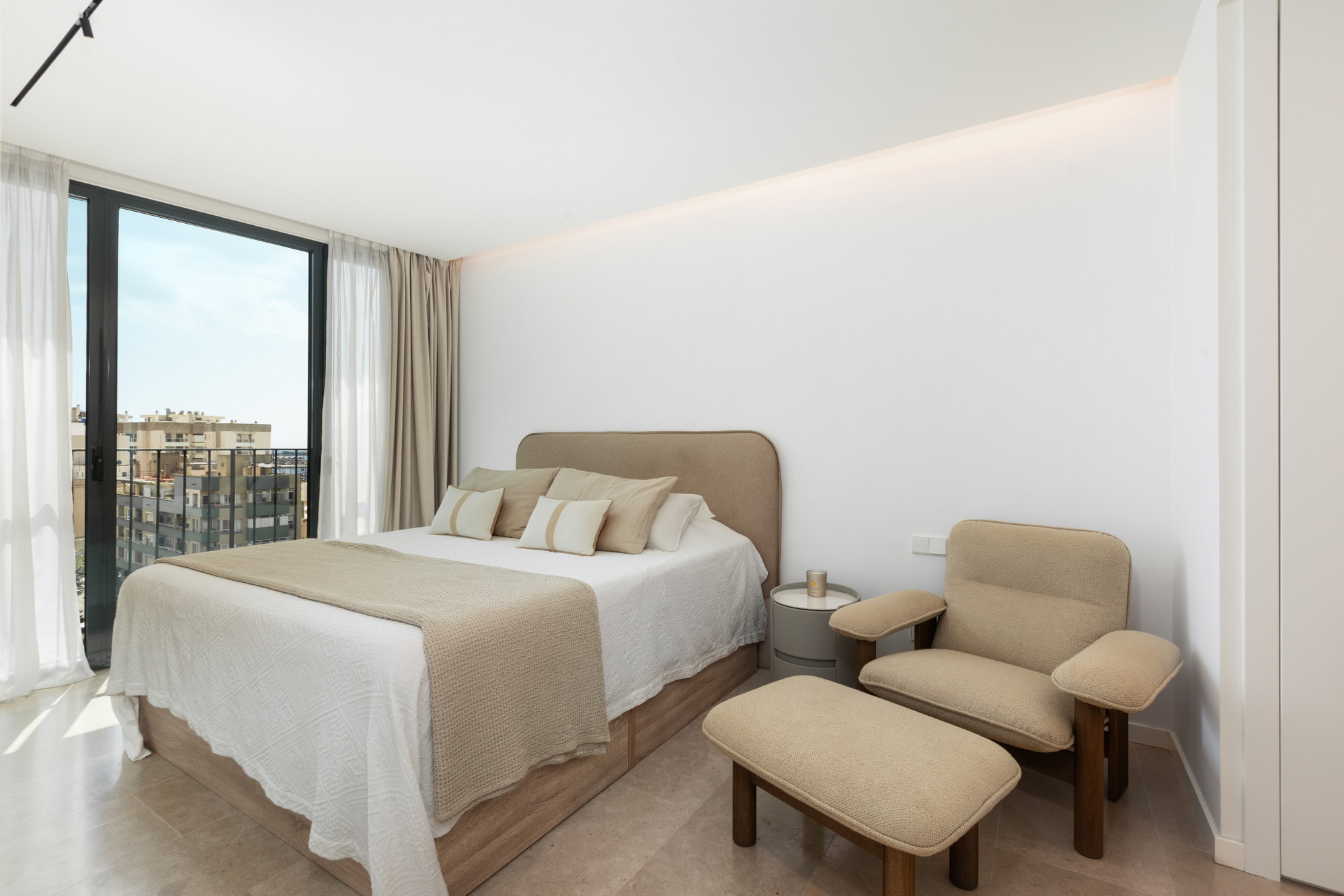 Beautiful Penthouse with Private Pool in Santa Catalina-4