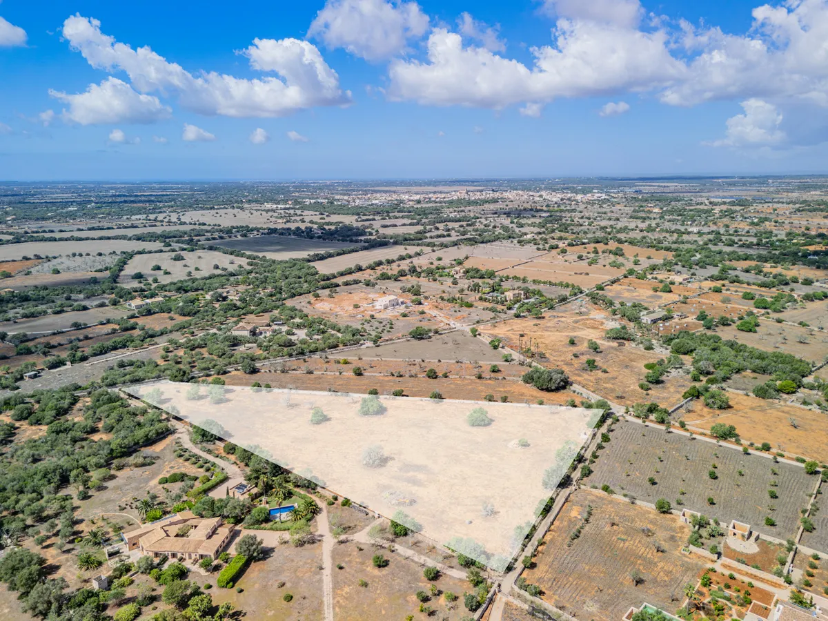 Attractive building plot between Santanyí and Cala Mondragó-3