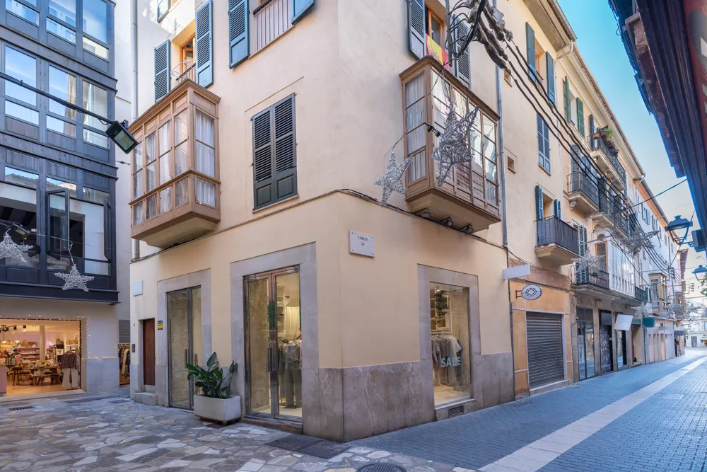 Top winkelruimte op een hoek in het historische centrum van Palma-2