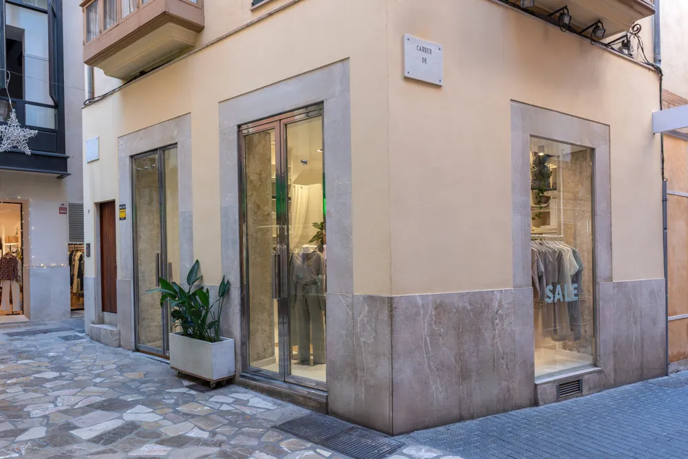 Top winkelruimte op een hoek in het historische centrum van Palma-9