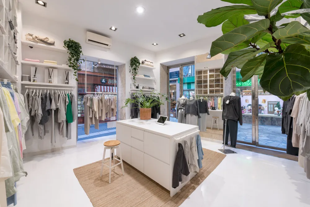 Top winkelruimte op een hoek in het historische centrum van Palma-3