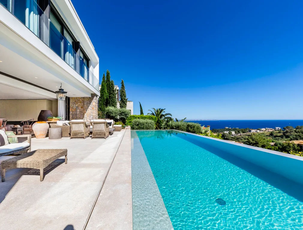 Villa mit atemberaubendem Meerblick-1