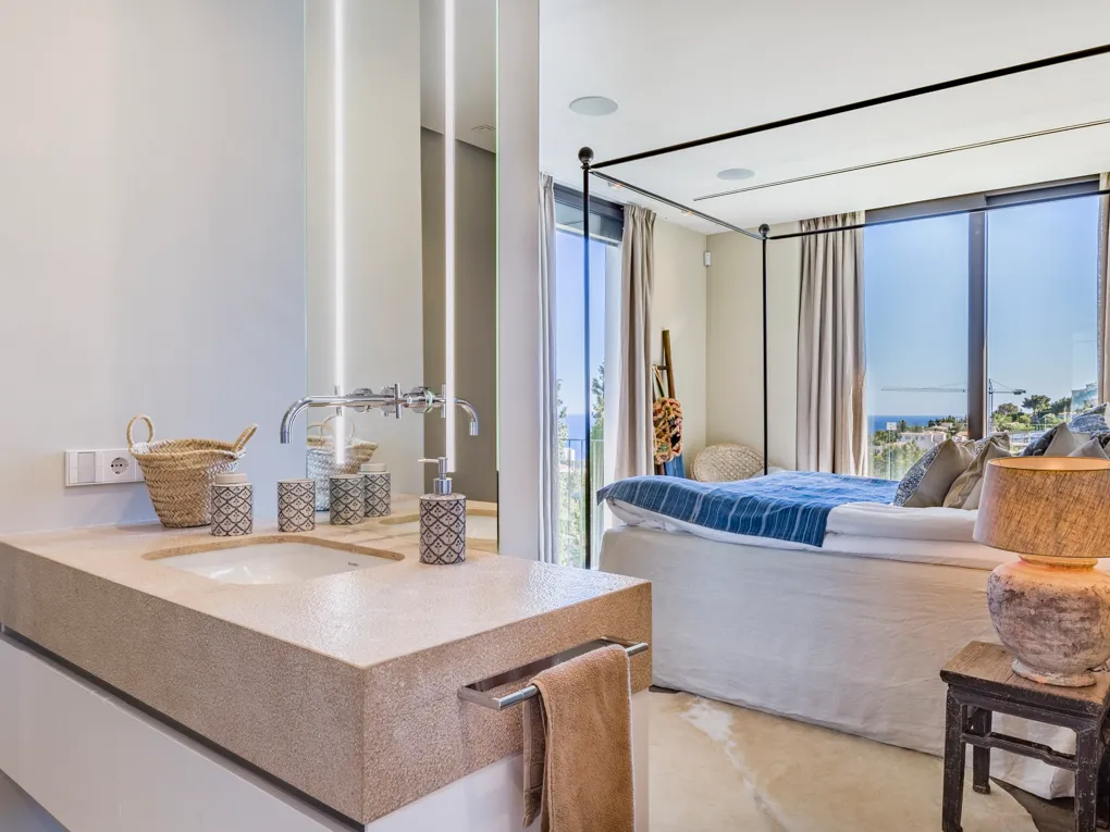 Enestående villa med betagende havudsigt-16