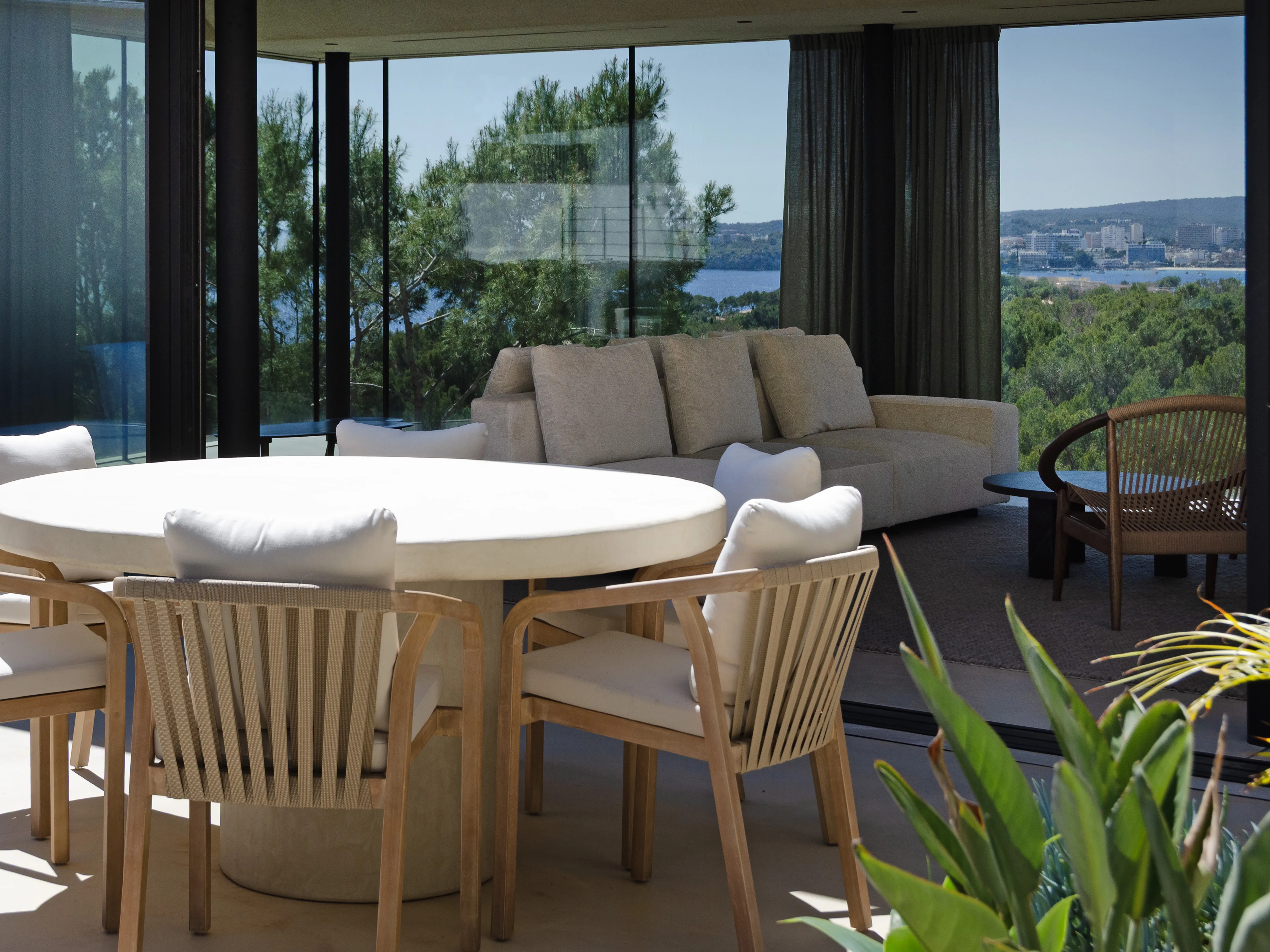 Wyrafinowana luksusowa willa ze spektakularnym widokiem na morze-6