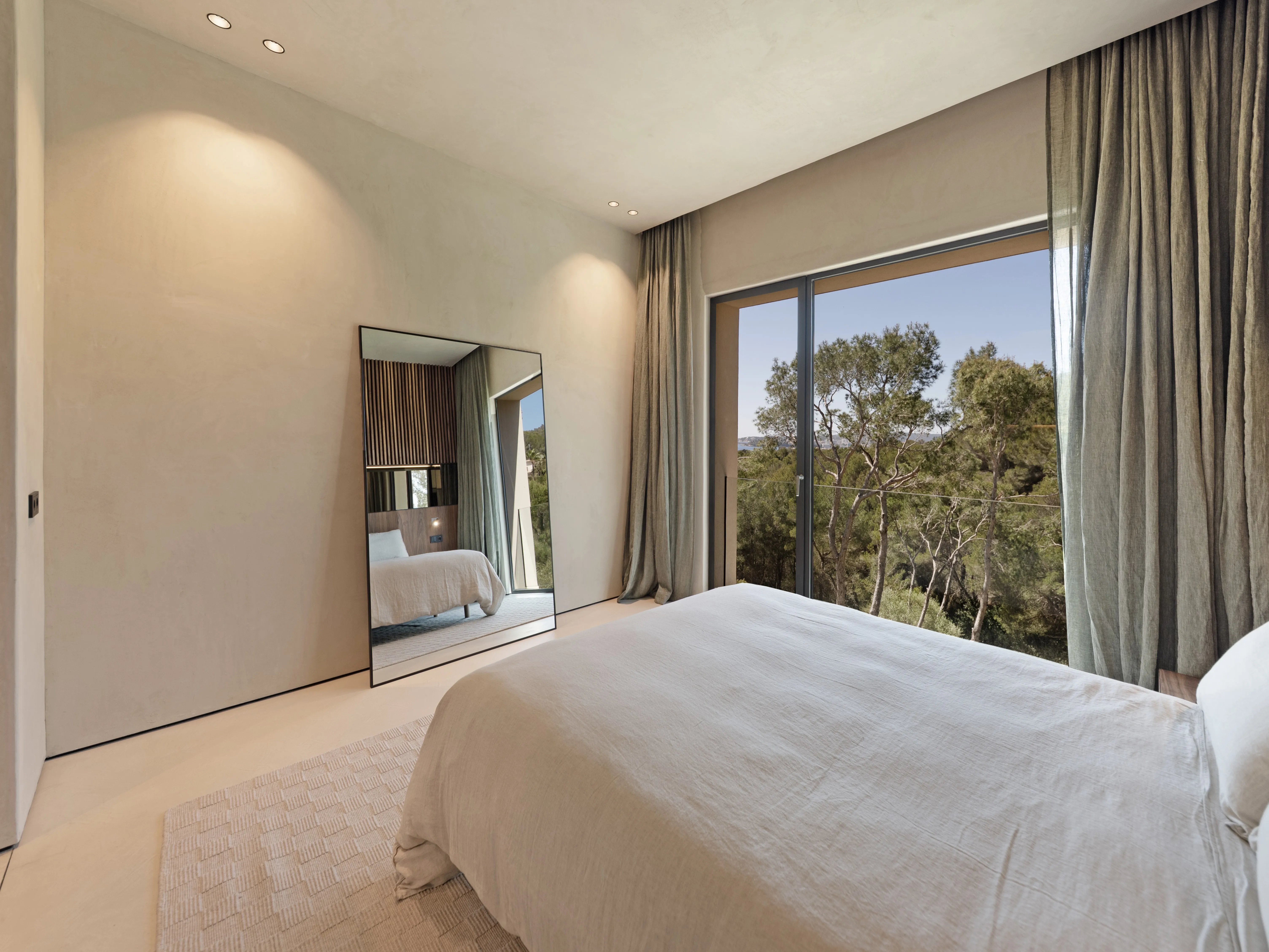 Wyrafinowana luksusowa willa ze spektakularnym widokiem na morze-13