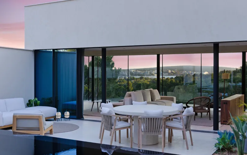 Sofisticata villa di lusso con spettacolare vista sul mare