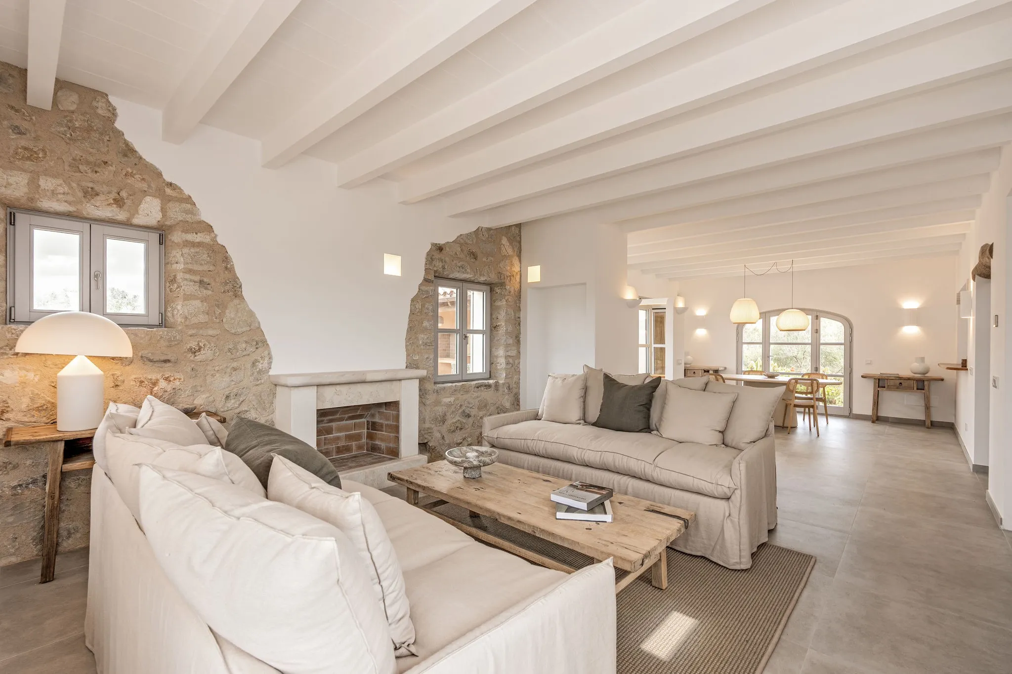 Moderne finca i natursten tæt på Ses Salines-2