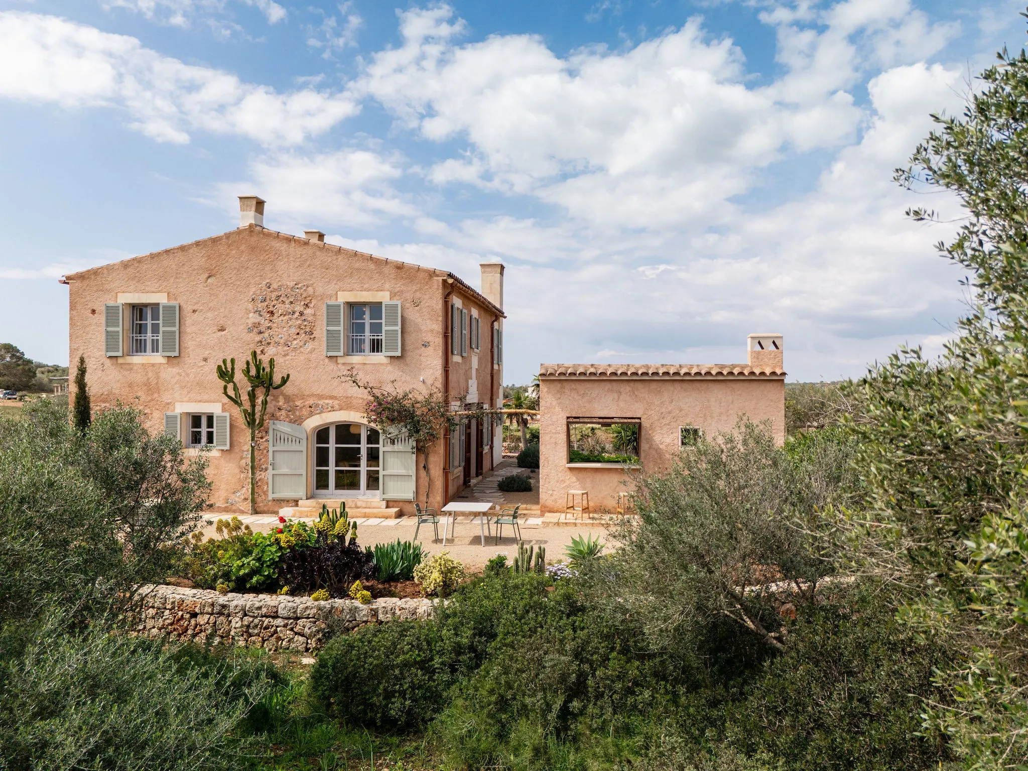 Modern finca i natursten inte långt från Ses Salines-11