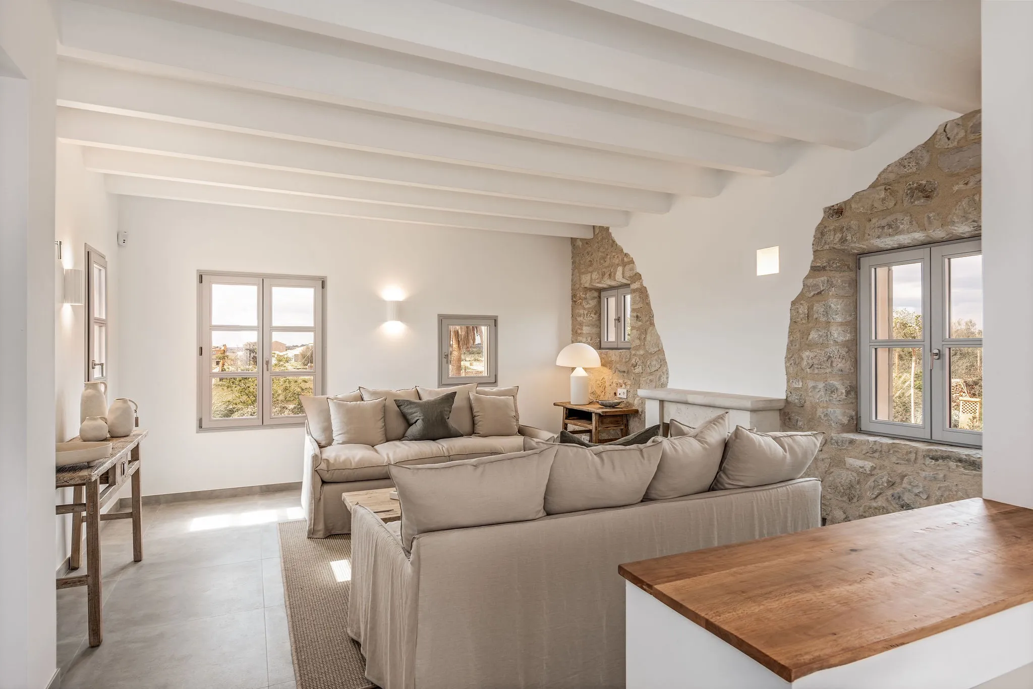 Modern finca i natursten inte långt från Ses Salines-3