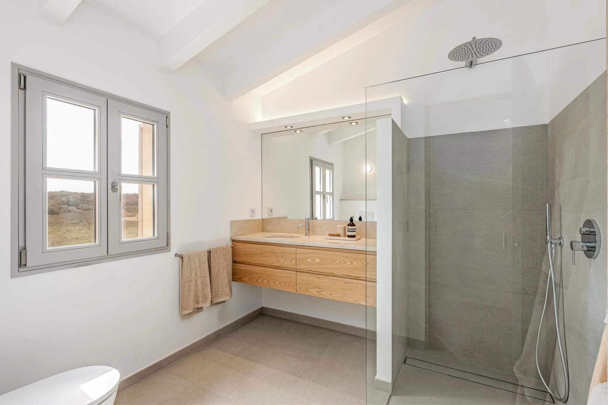 Modern finca i natursten inte långt från Ses Salines-6