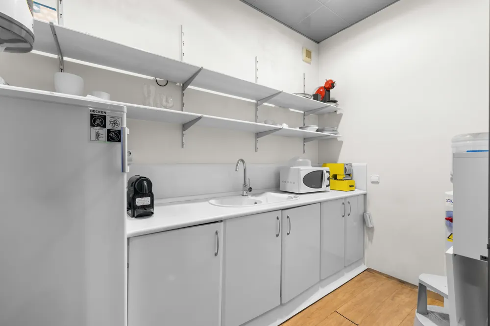 Charming Office Space in the Heart of Palma – Near Paseo del Borne-6