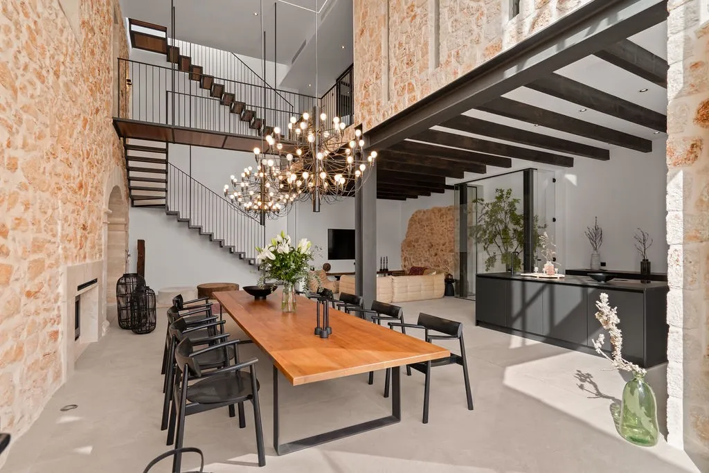 Casa única en el corazón de Santanyi-5