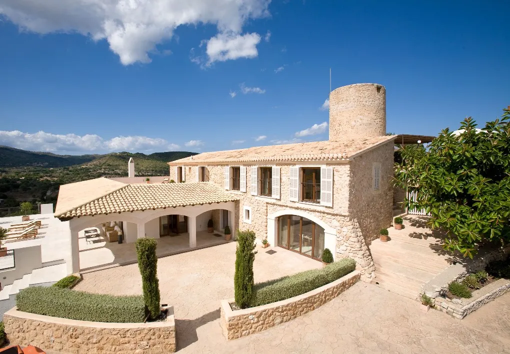 Impressionnante propriété avec son propre vignoble-4