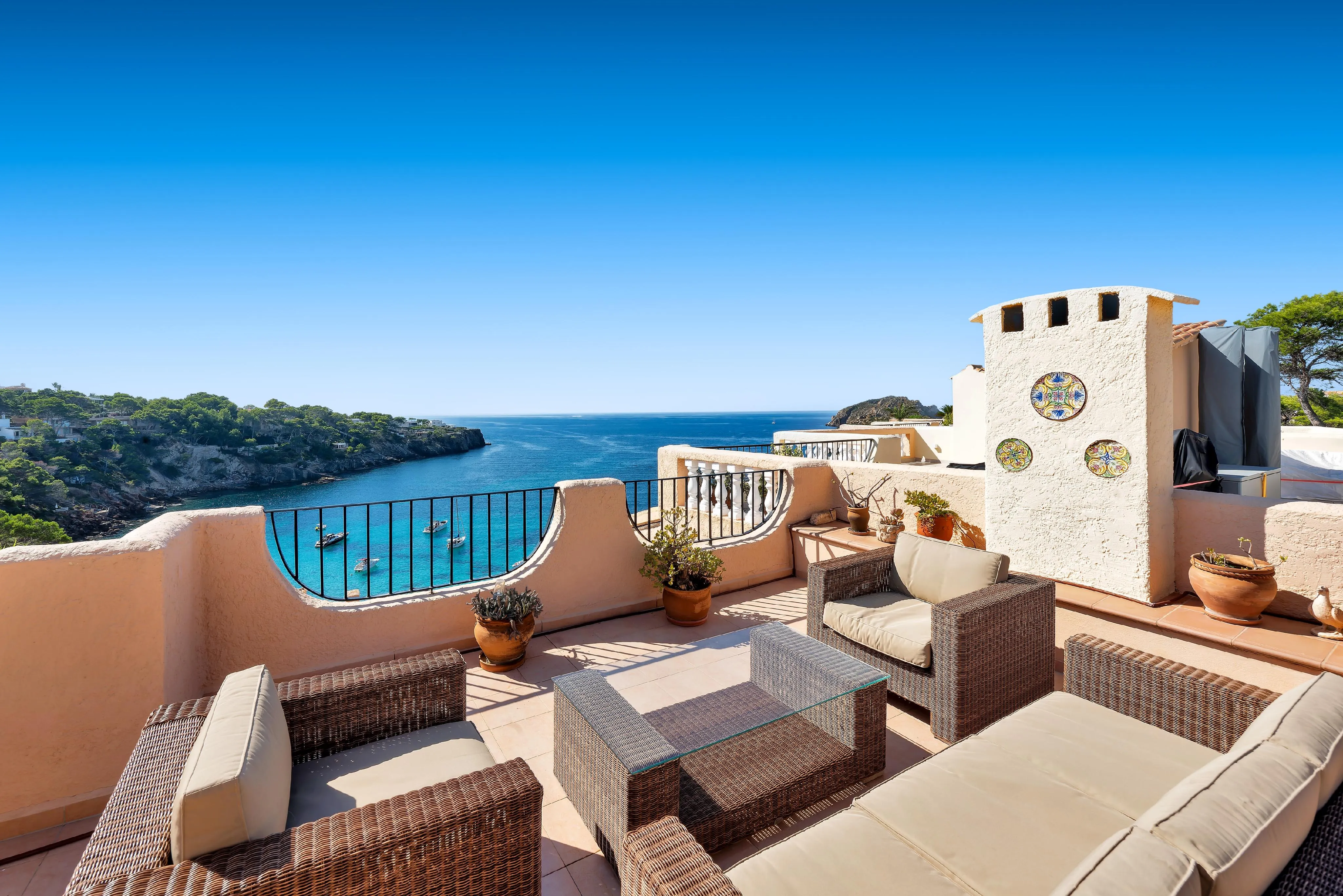 Appartement exclusif vue mer avec accès direct à la mer et terrasse sur le toit-9