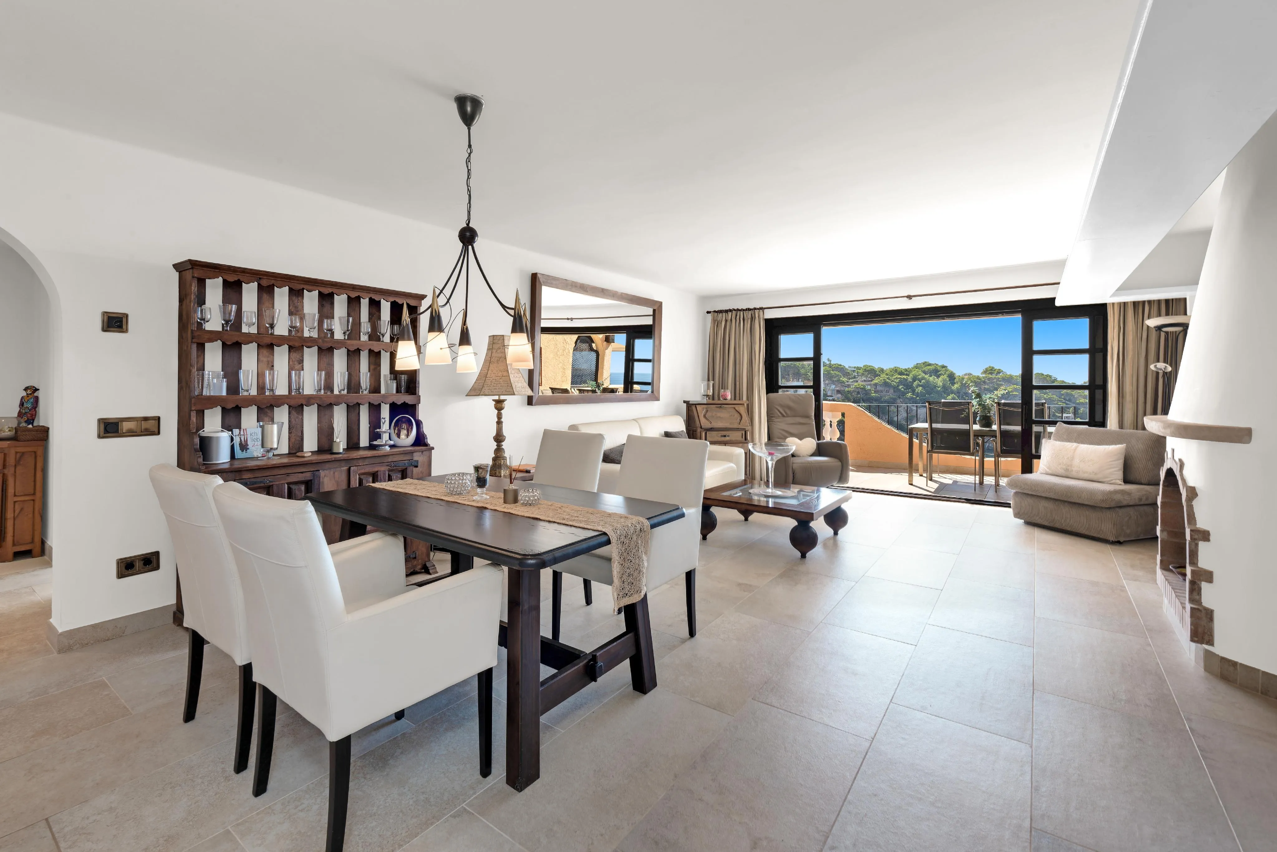 Exclusive sea view apartment with direct sea access and roof terrace-6