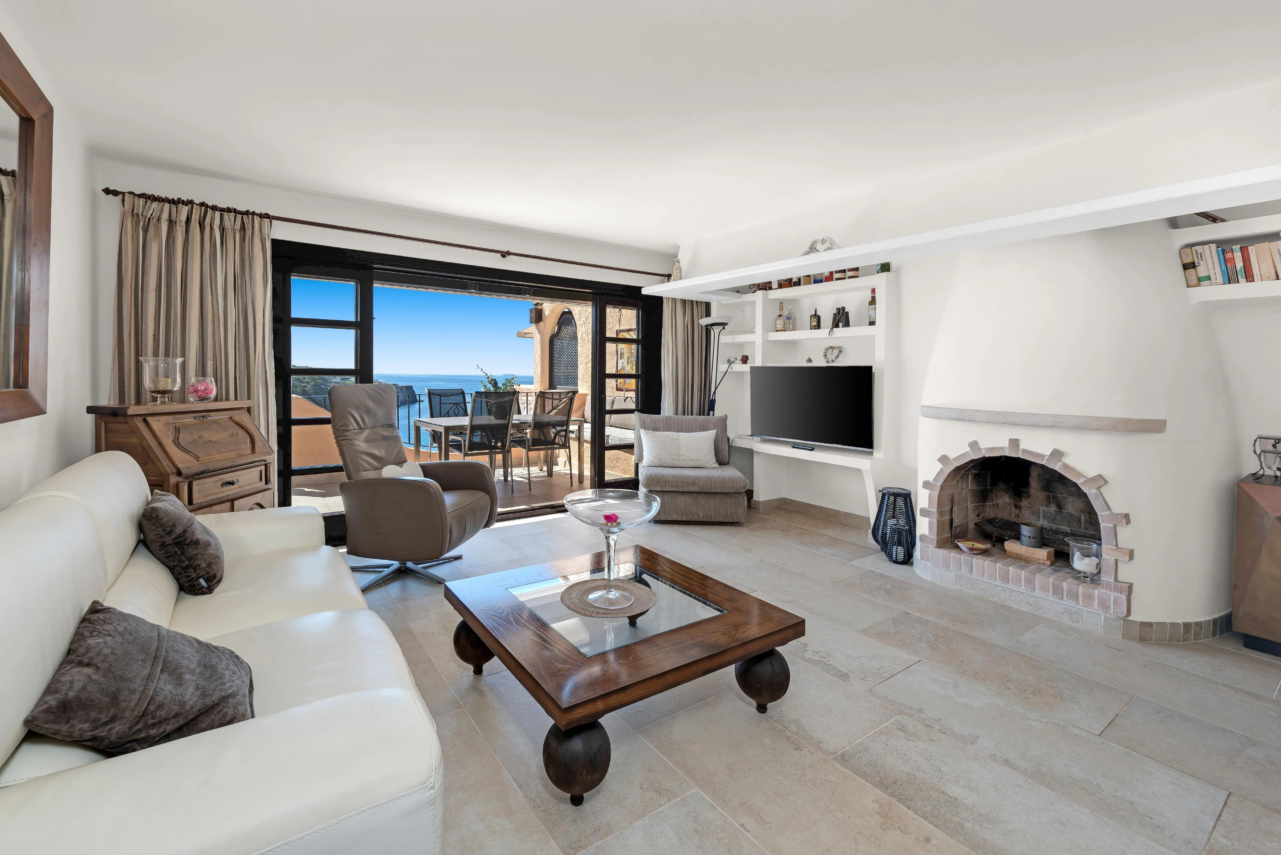 Exclusief appartement met zeezicht, directe toegang tot de zee en dakterras-5