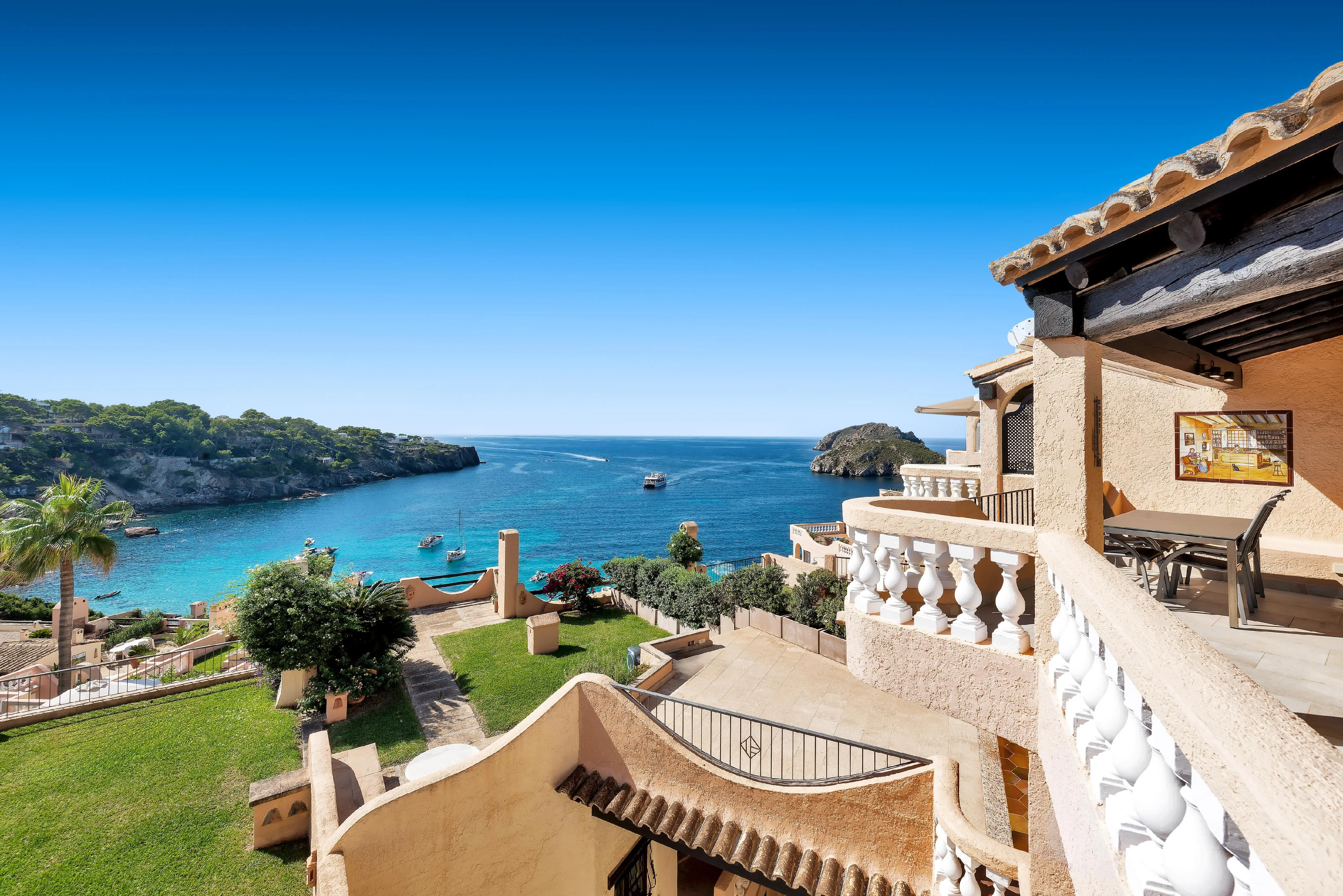 Appartement exclusif vue mer avec accès direct à la mer et terrasse sur le toit-18