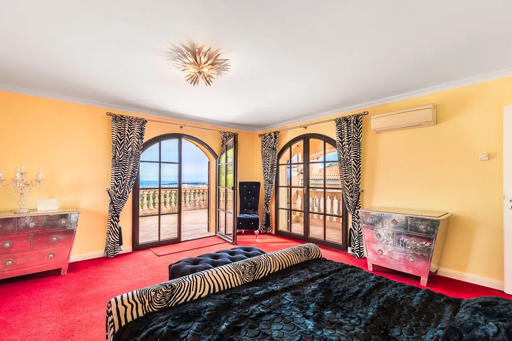 Elegante villa con magníficas vistas al mar-12