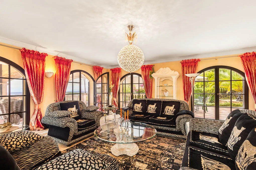 Elegante villa con magníficas vistas al mar-9