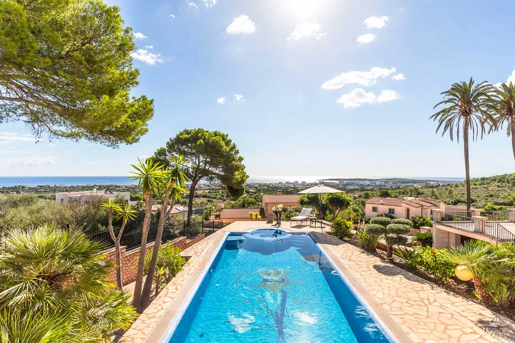 Elegante villa con magníficas vistas al mar-17