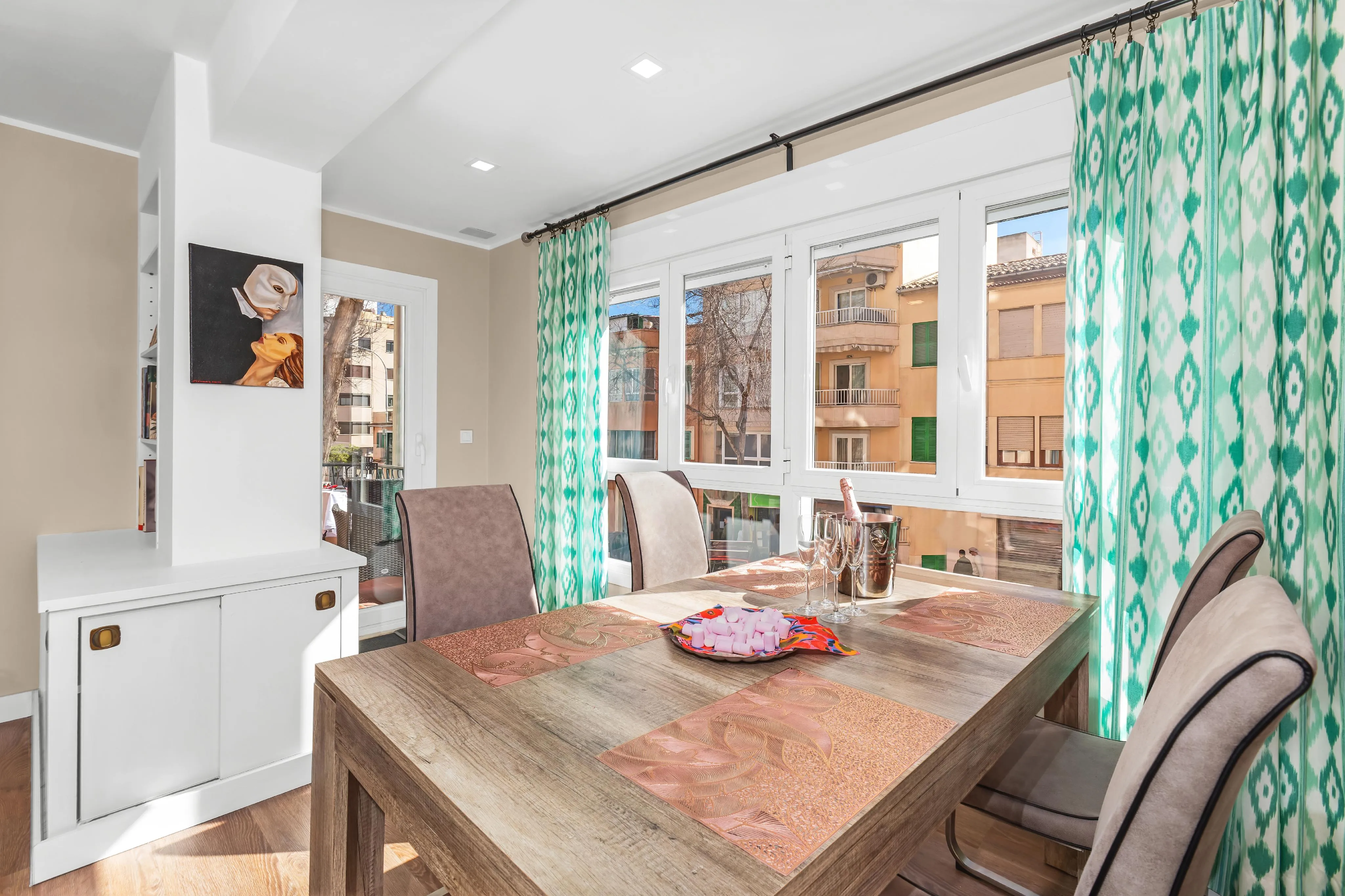 Gerenoveerd en charmant appartement met een unieke indeling-5