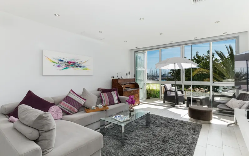 Apartamento en Primera Línea con Vistas al Puerto – en el Paseo Marítimo de Palma