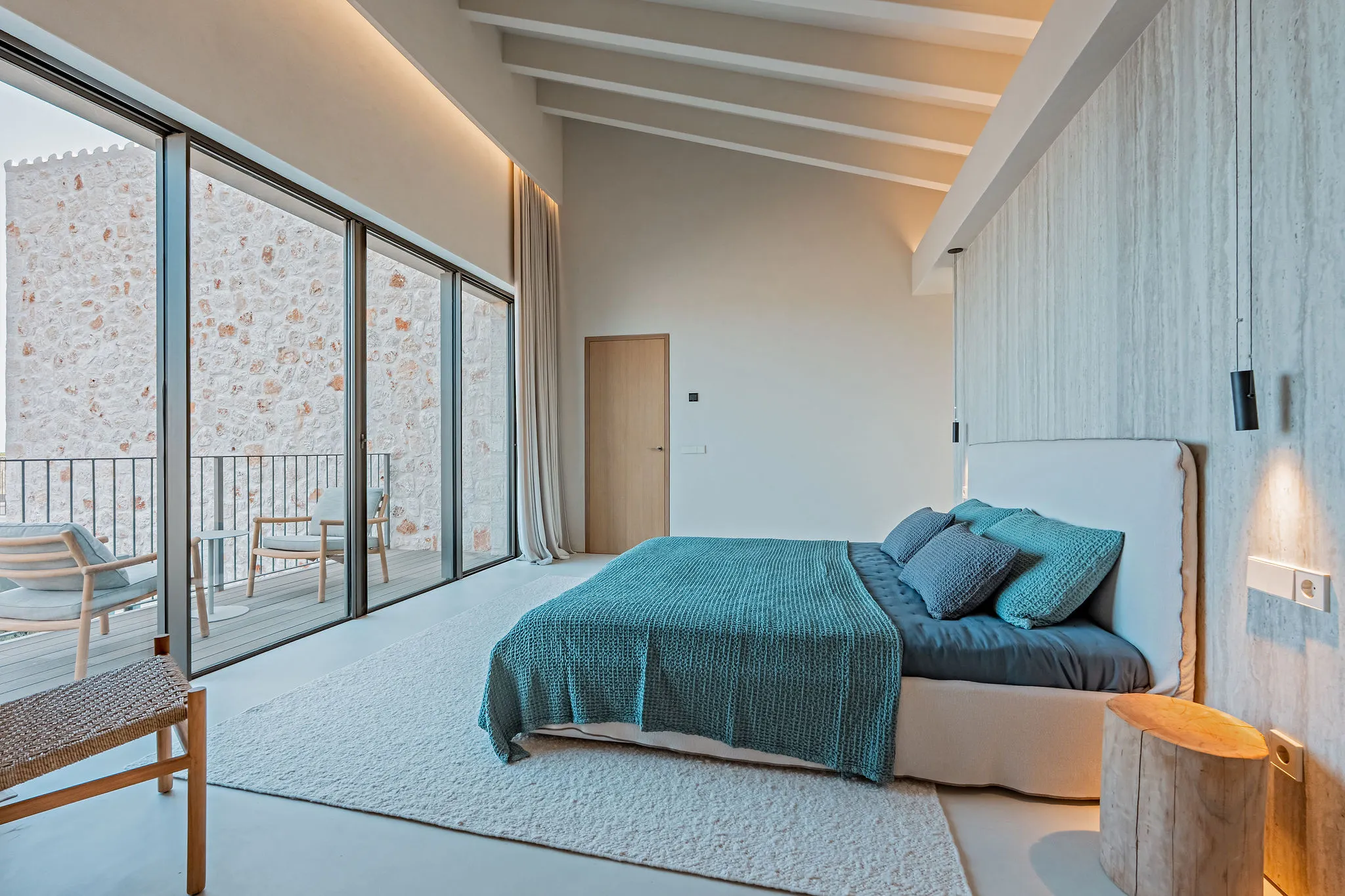 Exclusive new-build finca with sea views in Cala Llombards-12