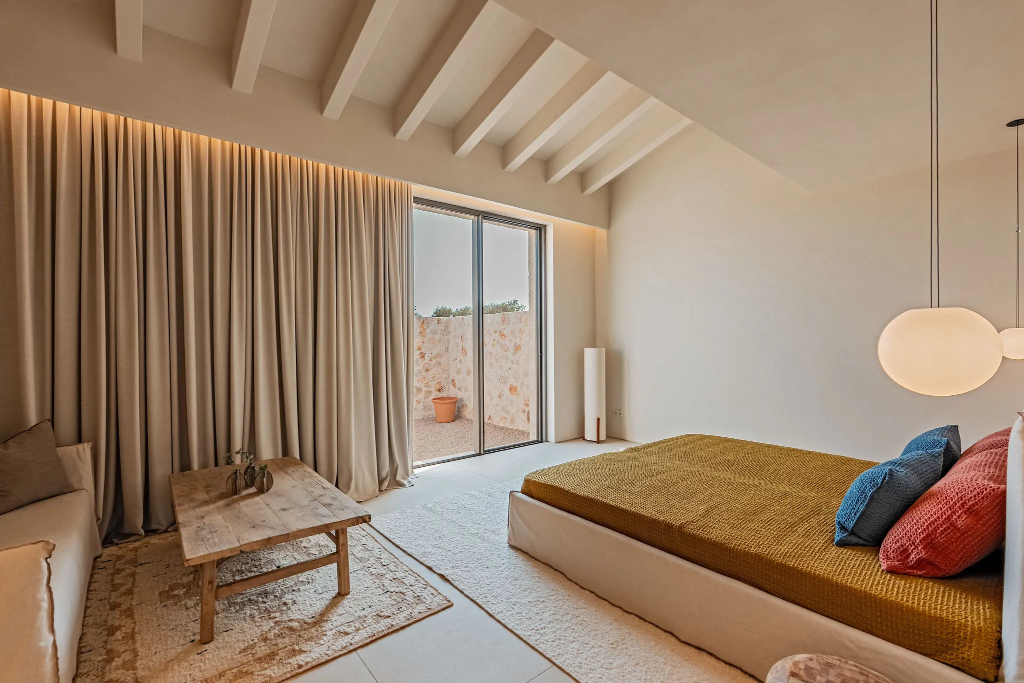 Exclusieve nieuwbouw finca met uitzicht op zee in Cala Llombards-16