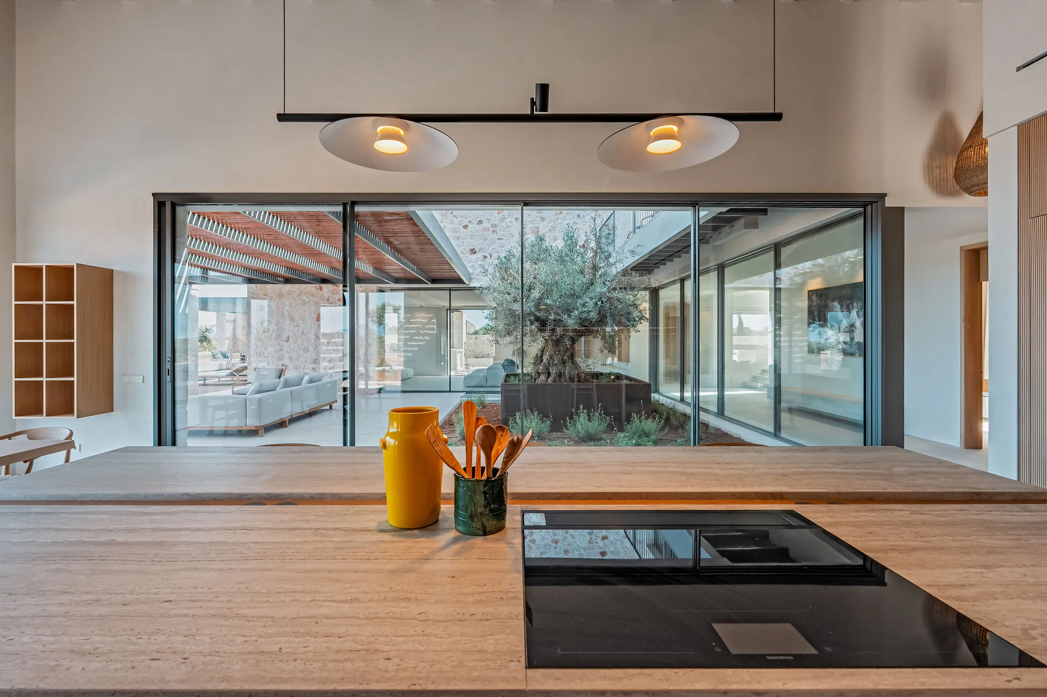 Exclusieve nieuwbouw finca met uitzicht op zee in Cala Llombards-8