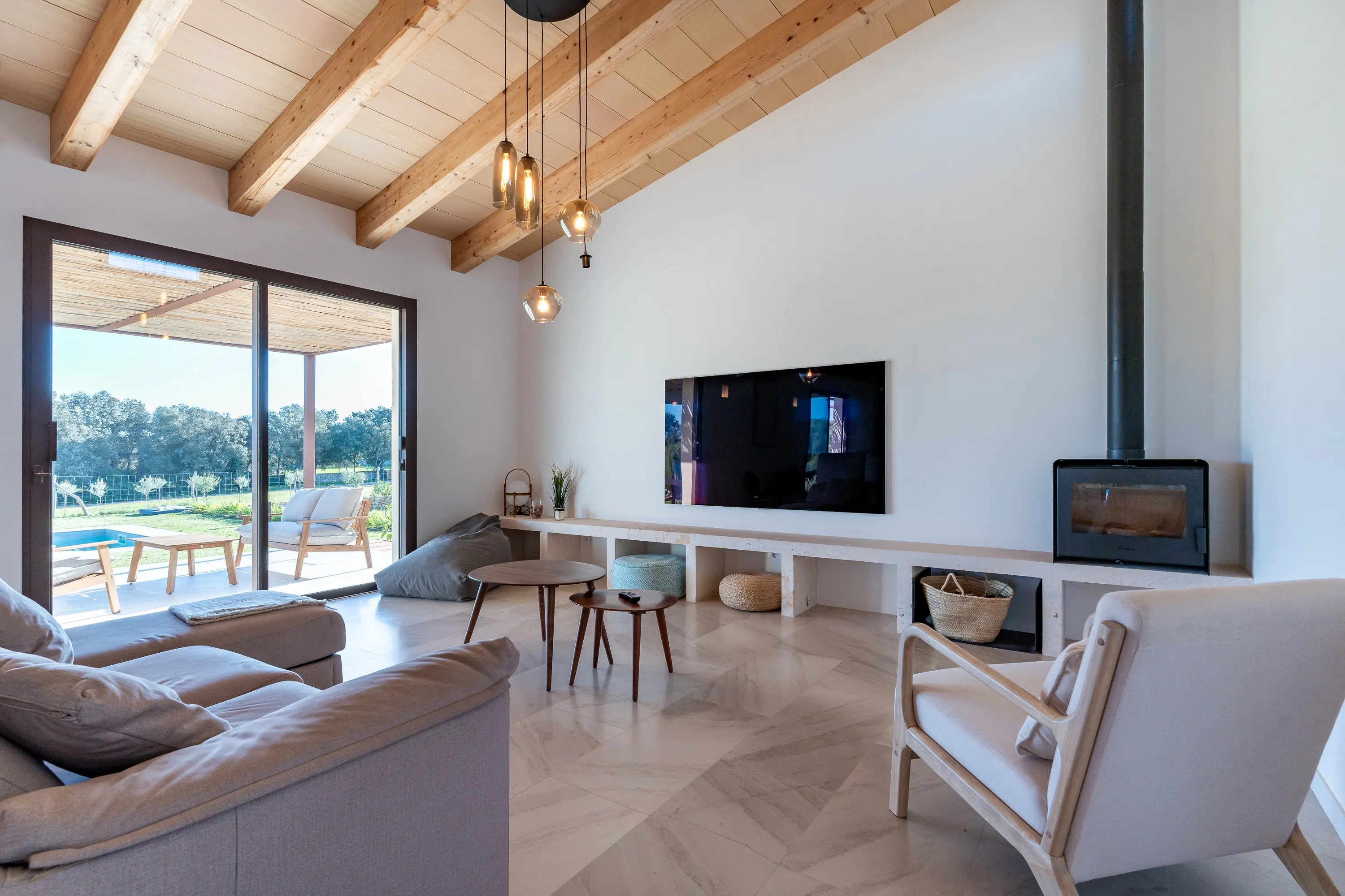 Charmerende nybygget landsted nær Llubi-7