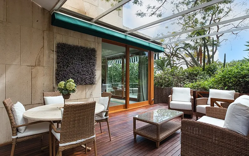 Ampli apartament en zona privilegiada