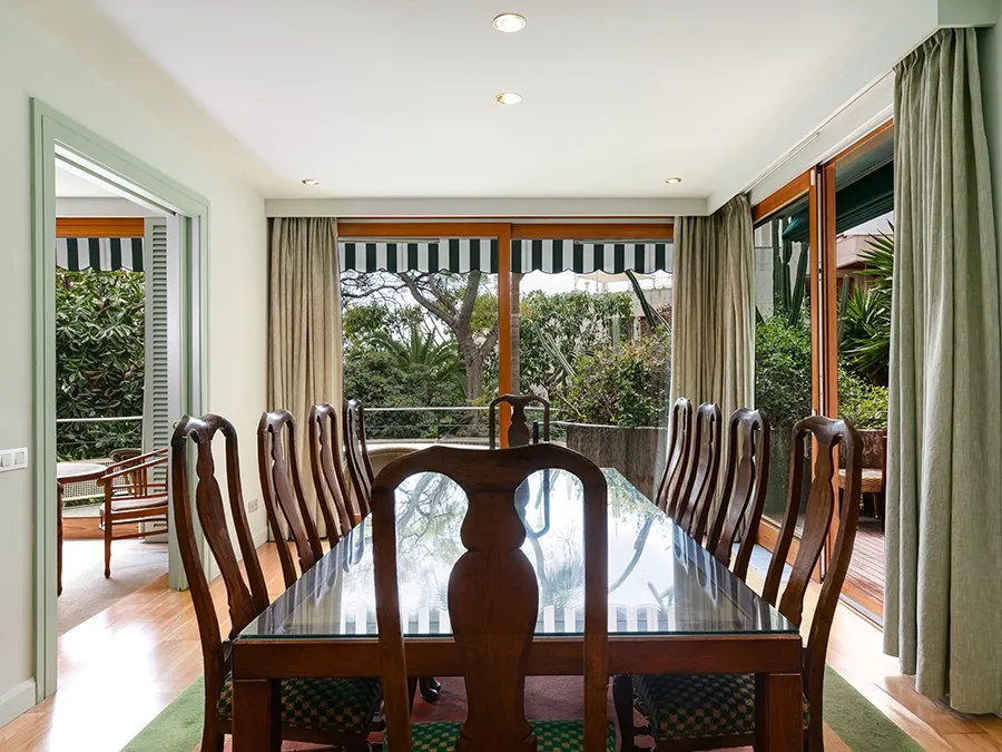 Spacious apartment in privilege location-7