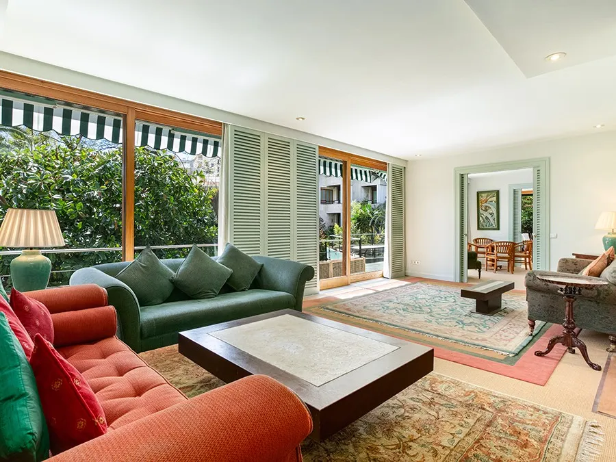 Spacious apartment in privilege location-2