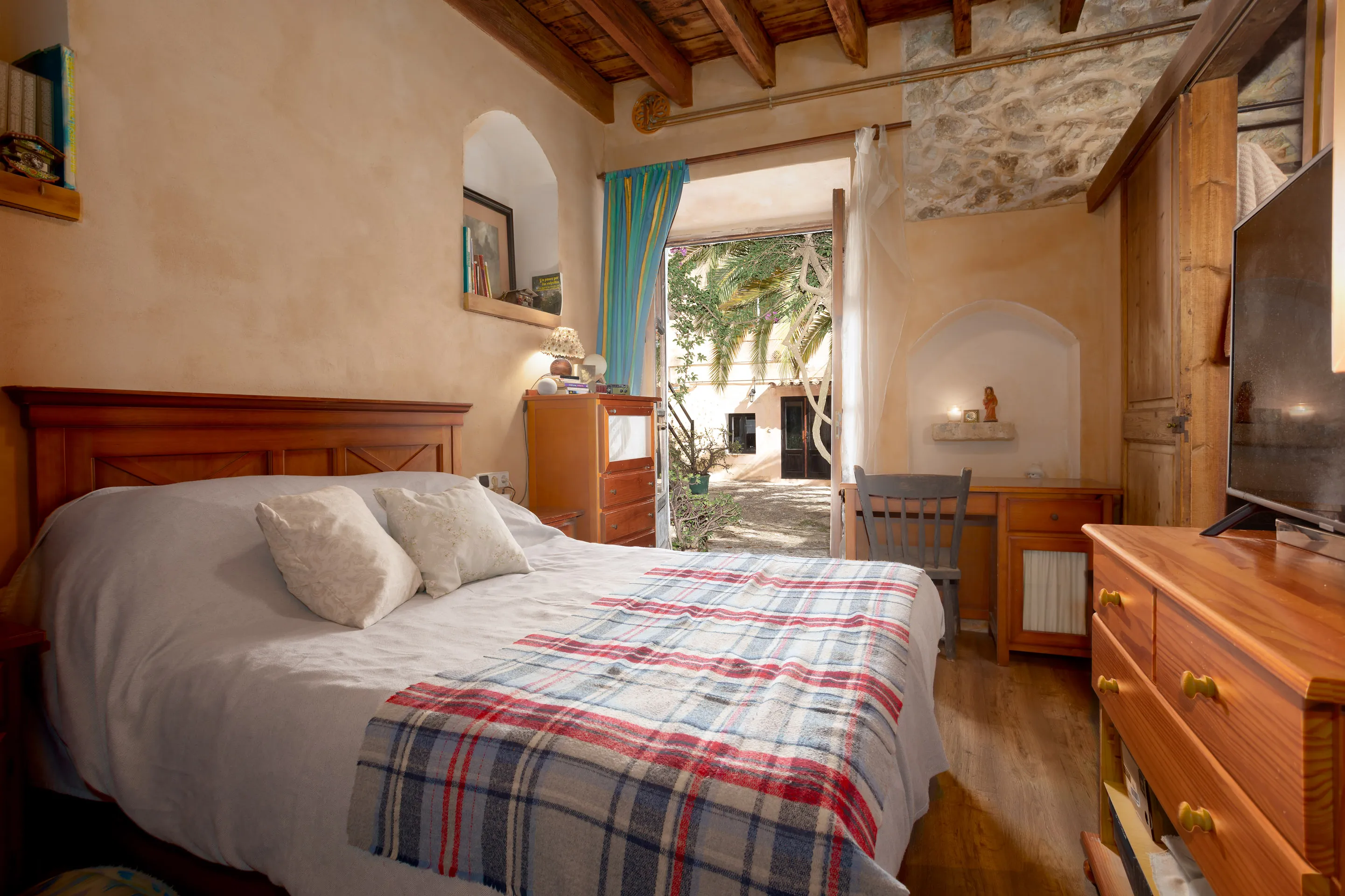 Ground Floor in a 15th-Century Manor-7