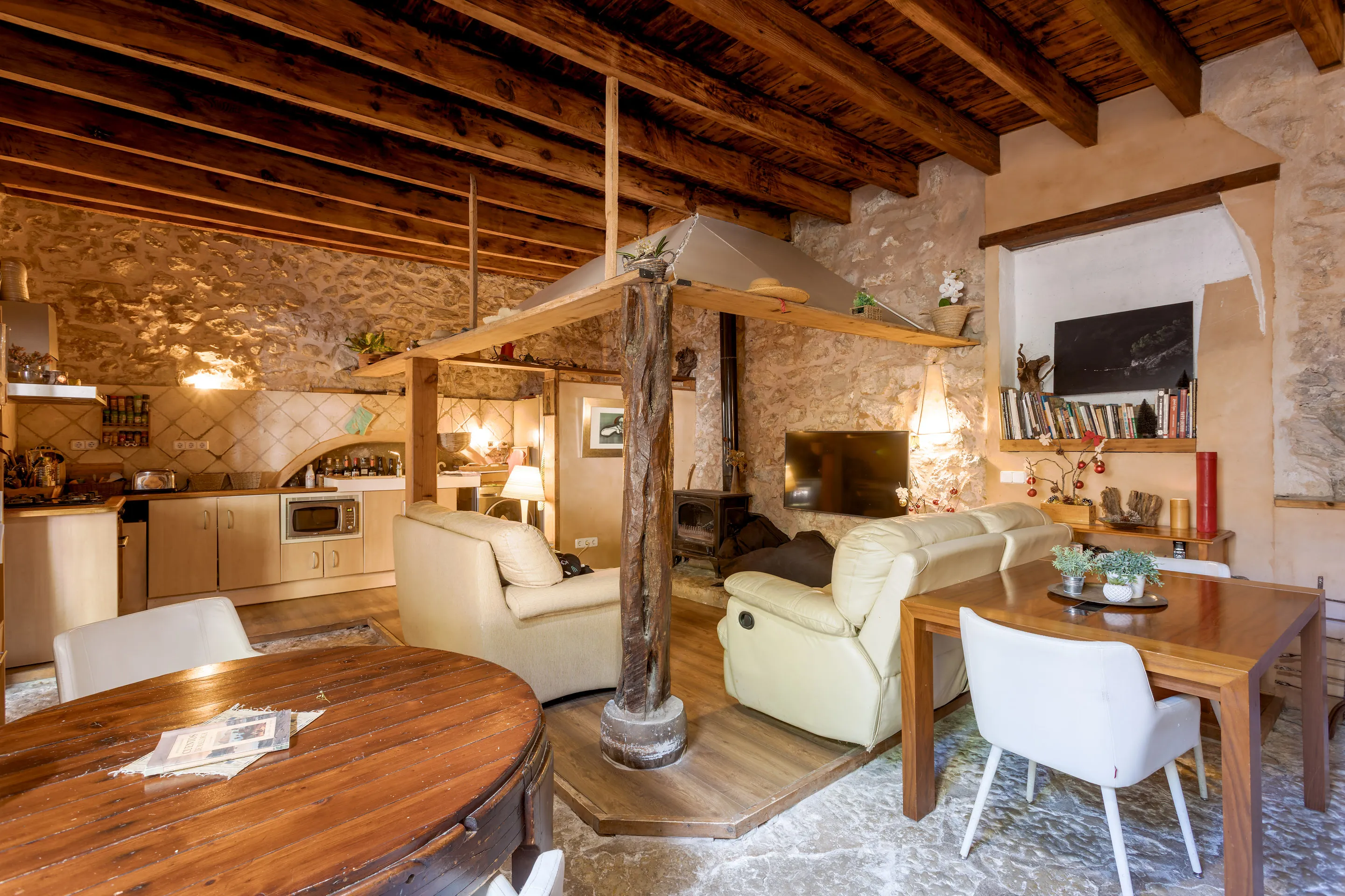 Ground Floor in a 15th-Century Manor-3