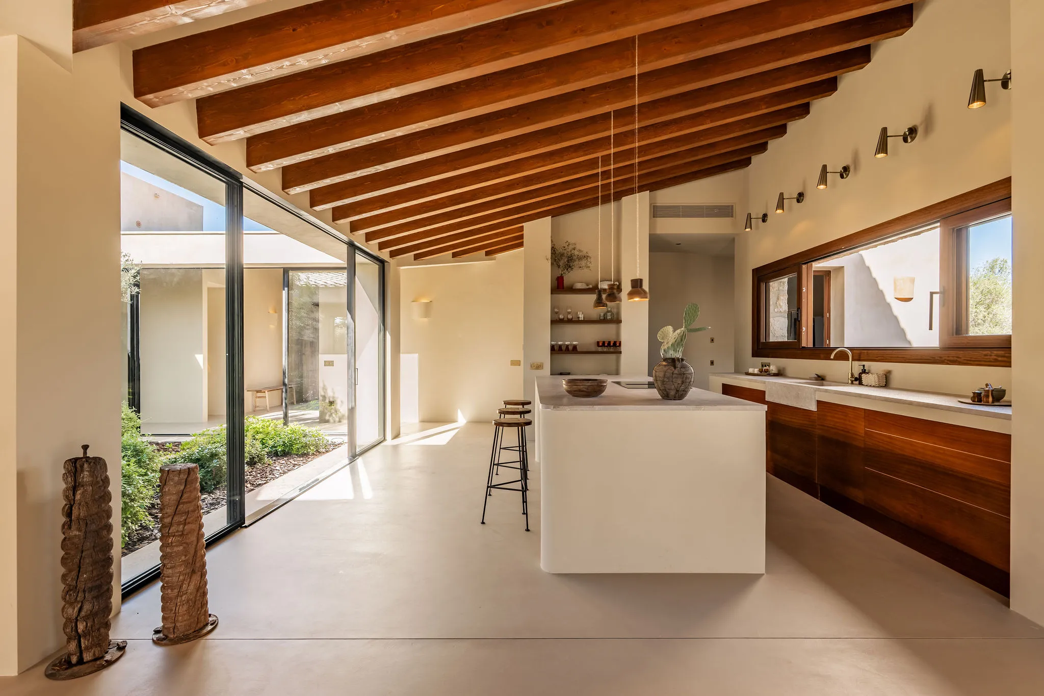 Uniek designhuis op een rustige locatie-8