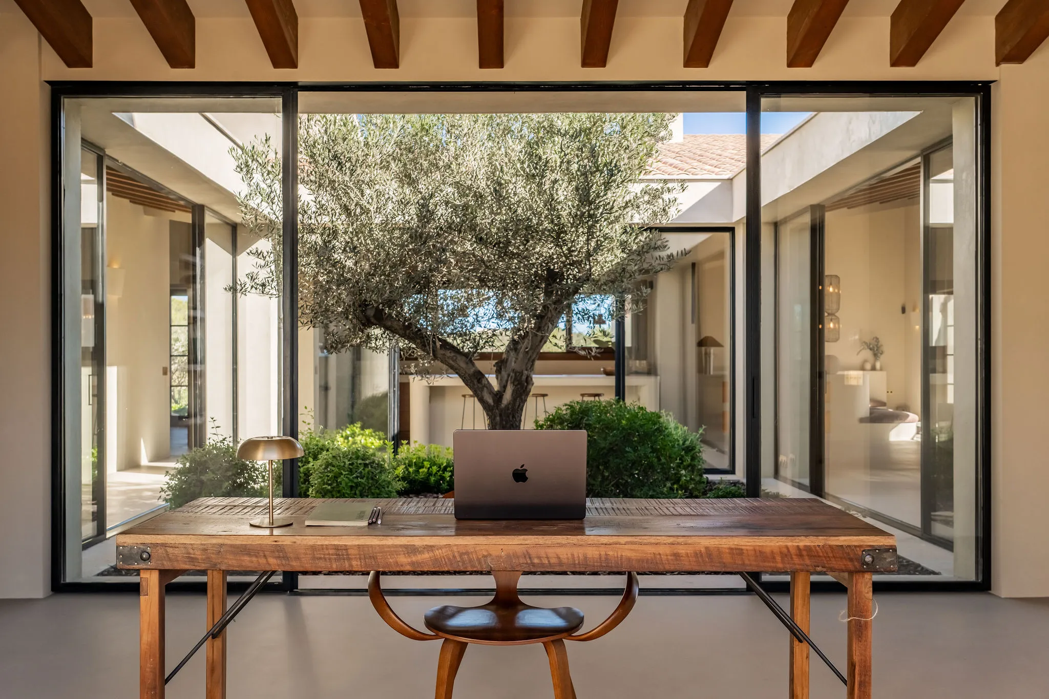 Maison de design unique dans un endroit calme-11