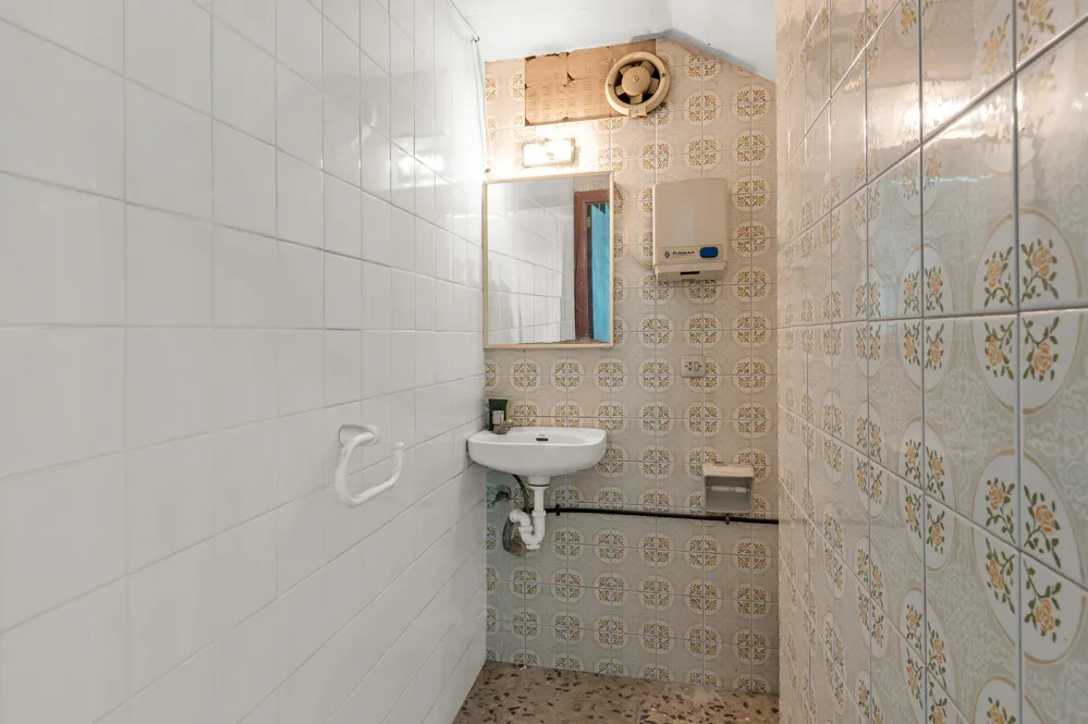 Spacious premises in the center of Palma-12