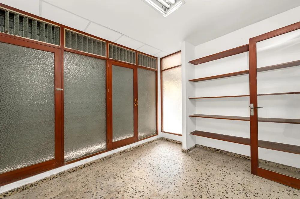 Spacious premises in the center of Palma-4