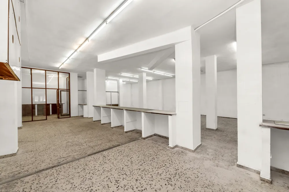 Spacious premises in the center of Palma-8