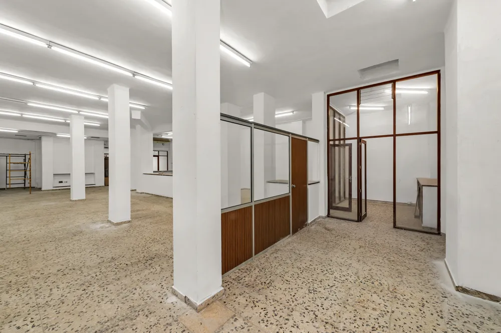 Spacious premises in the center of Palma-10