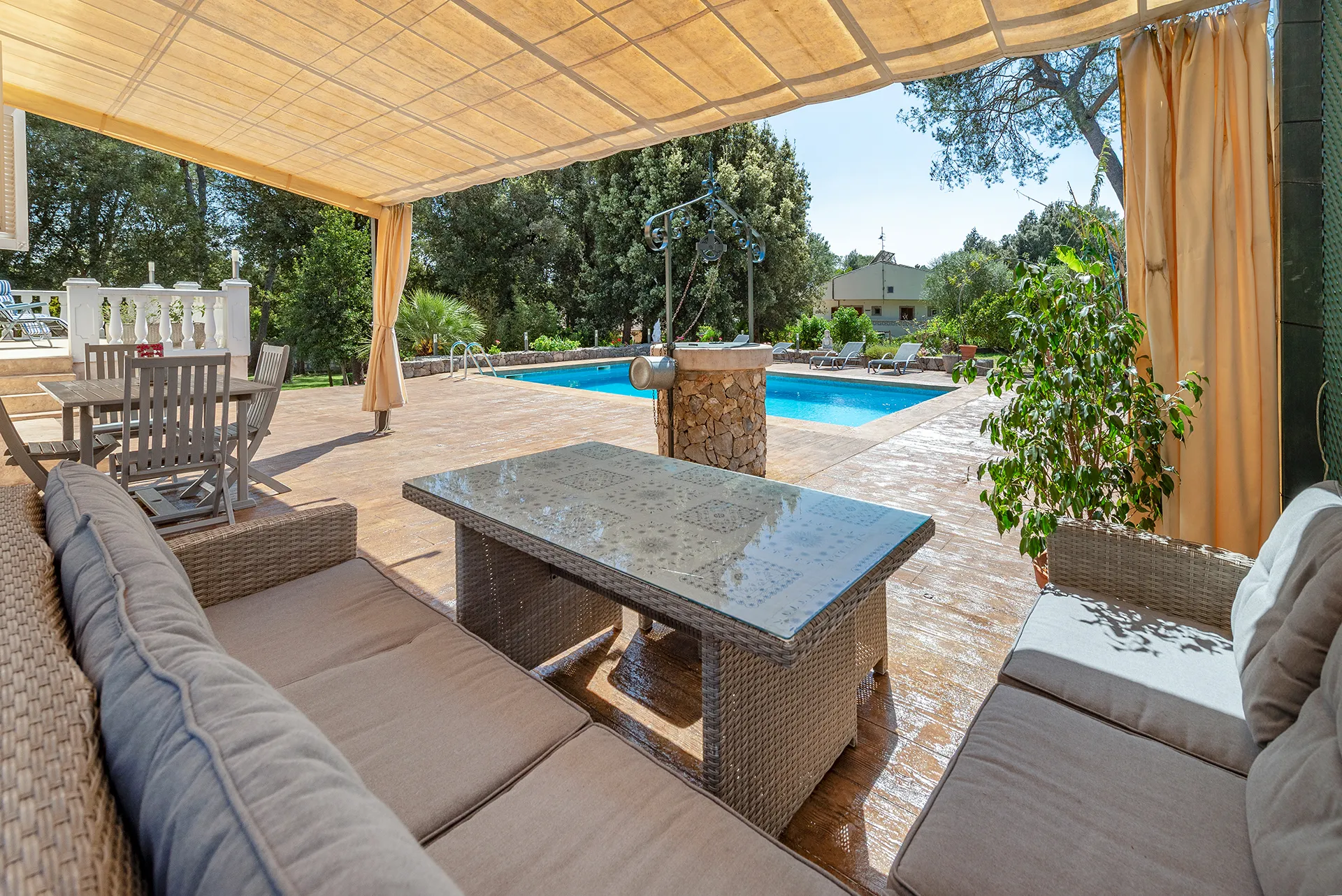 Фантастическая вилла в тихом месте с просторным участком-10