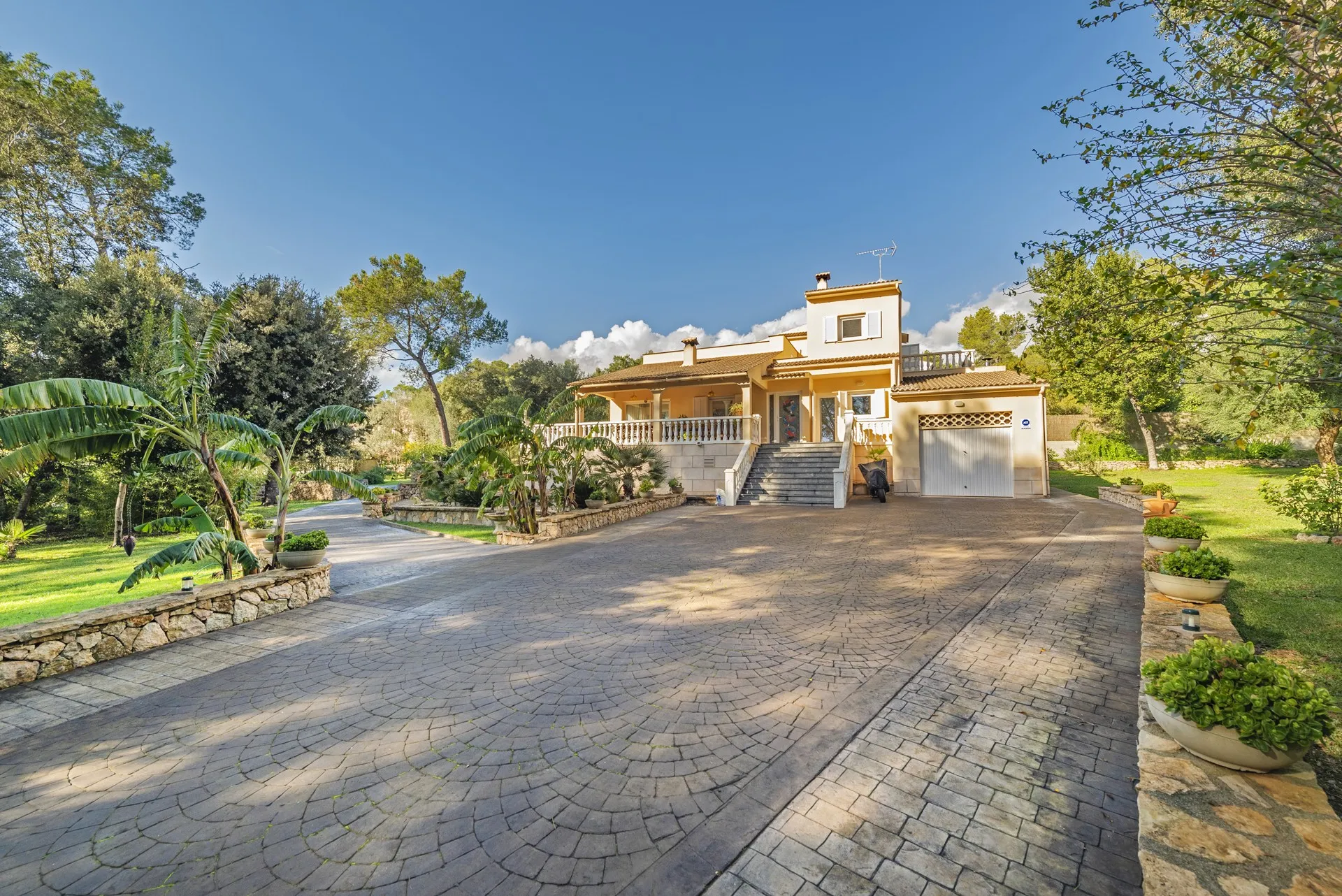 Fantastyczna willa w spokojnej okolicy z przestronną działką-5